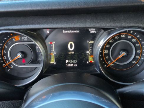 Used 2021 Jeep Wrangler Unlimited Sahara image 36