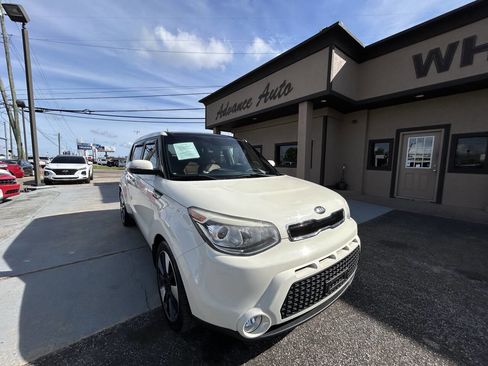 Used 2015 Kia Soul ! w/ Sun & Sound Package FWD image 8