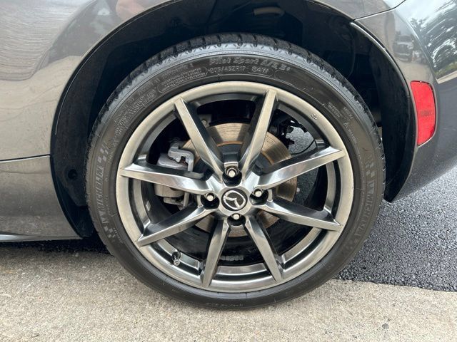 Used 2017 MAZDA MX-5 Miata RF Grand Touring RWD image 27