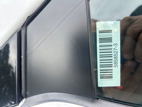 Used 2025 Nissan Sentra SV FWD image 2