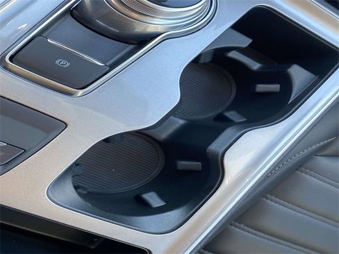 Used 2024 Ford Edge SEL image 33