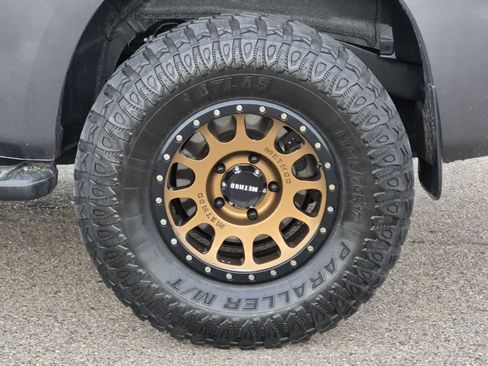 Used 2019 Toyota Sequoia SR5 AWD/4WD image 14