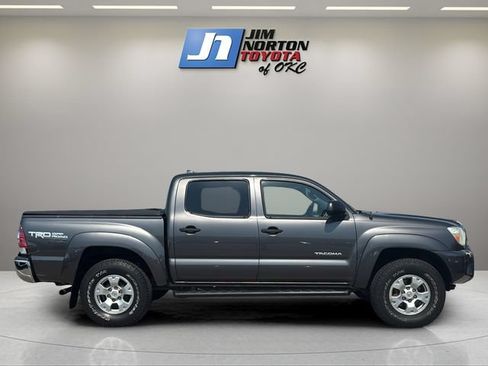 Used 2012 Toyota Tacoma 4x4 Double Cab w/ TRD Off-Road Pkg image 4