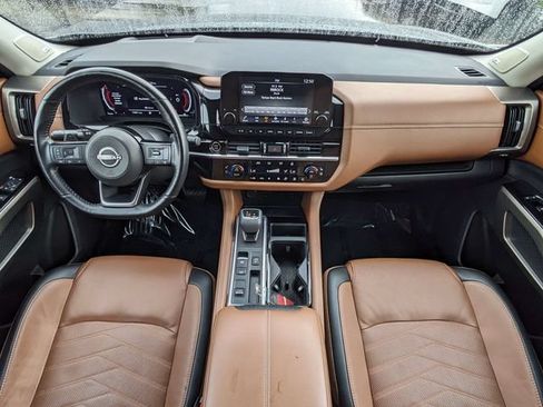Used 2024 Nissan Pathfinder Platinum FWD image 16