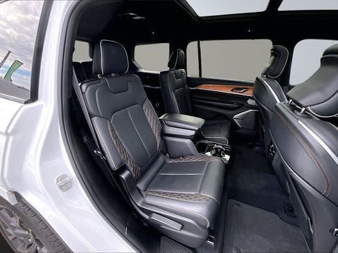 Used 2023 Jeep Grand Cherokee L Summit image 20