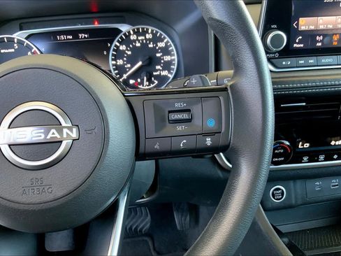 Used 2022 Nissan Rogue SV AWD/4WD image 25