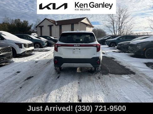 Certified 2024 Kia Seltos LX image 6