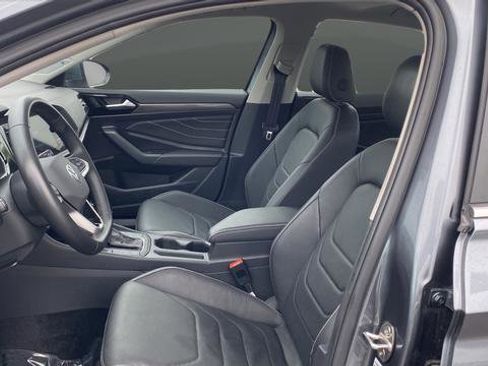 Used 2024 Volkswagen Jetta SEL FWD image 9