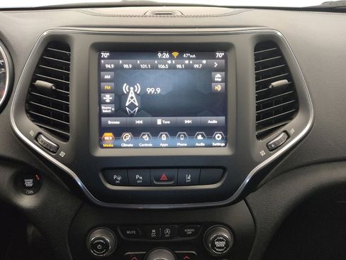 Used 2023 Jeep Cherokee Altitude Lux image 25