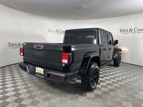 Used 2021 Jeep Gladiator Willys image 8