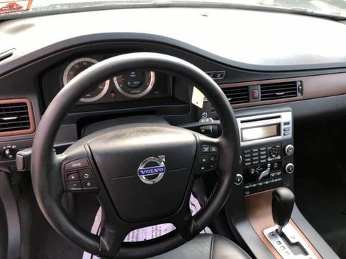 Used 2010 Volvo XC70 3.2 image 13