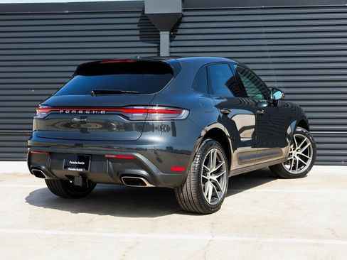 Certified 2025 Porsche Macan image 7