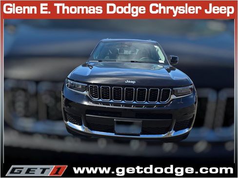 Certified 2023 Jeep Grand Cherokee L Laredo w/ Luxury Tech Group I AWD/4WD image 2