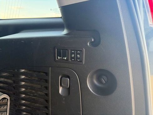 Used 2017 Cadillac Escalade ESV Premium Luxury image 37