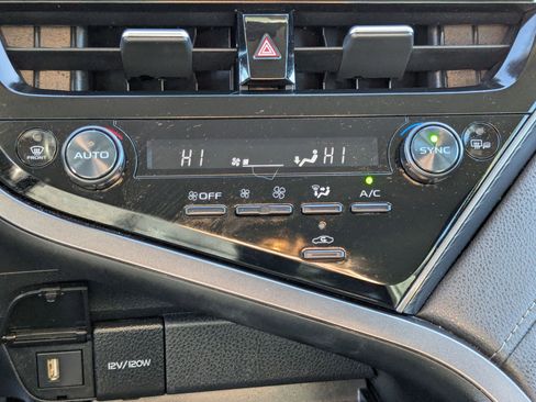 Used 2024 Toyota Camry SE image 24