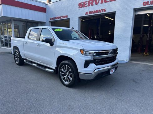 Used 2024 Chevrolet Silverado 1500 LT AWD/4WD image 2