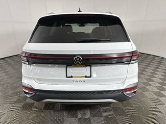 Used 2026 Volkswagen Taos SE FWD video 3