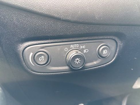 Used 2018 Chevrolet Equinox Premier AWD/4WD image 17
