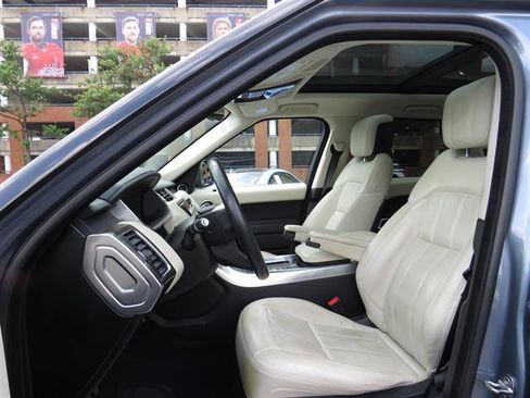 Used 2020 Land Rover Range Rover Sport HSE AWD/4WD image 18