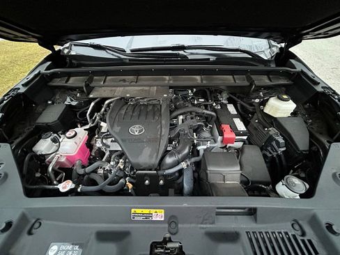 Used 2023 Toyota Highlander LE image 11