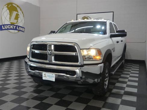 Used 2017 RAM 2500 Tradesman w/ Chrome Appearance Group AWD/4WD image 4