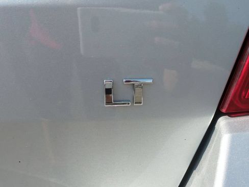 Used 2020 Chevrolet Trax LT w/ LT Convenience Package FWD image 9