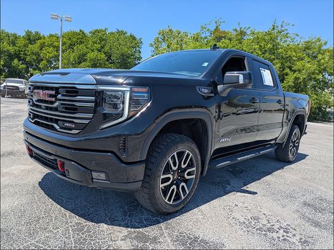 Used 2024 GMC Sierra 1500 AT4 w/ Technology Package AWD/4WD image 8