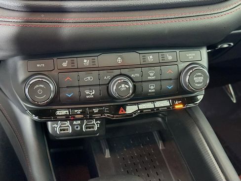 Used 2025 Dodge Durango GT image 19