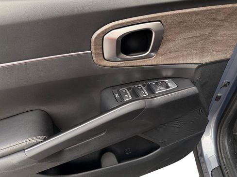 Used 2022 Kia Sorento EX image 14