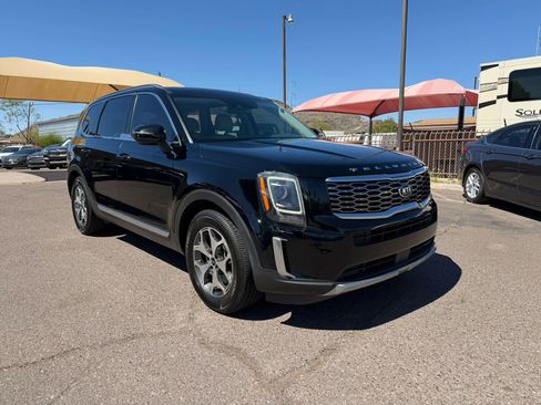 Used 2020 Kia Telluride EX image 3