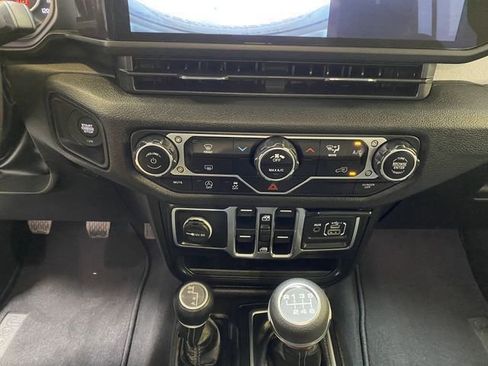 Used 2025 Jeep Wrangler Unlimited Sport AWD/4WD image 42