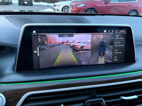 Used 2020 BMW 750i xDrive w/ Autobahn Package image 29