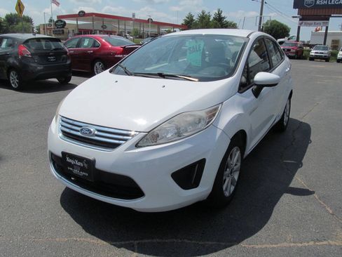Used 2011 Ford Fiesta SE w/ 202A Rapid Spec Order Code FWD image 1