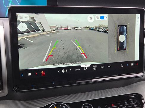 Used 2025 Ford Expedition Active image 9