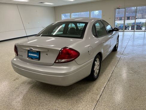 Used 2007 Ford Taurus SEL image 5
