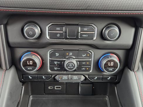 Used 2023 Chevrolet Suburban RST image 22