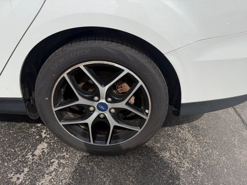 Used 2017 Ford Focus SEL w/ Interior Protection Package FWD image 6