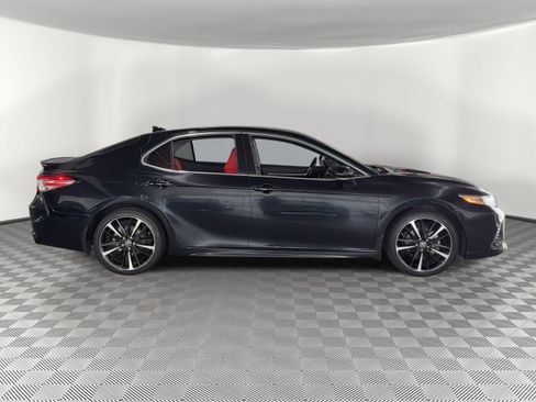 Used 2019 Toyota Camry XSE image 8