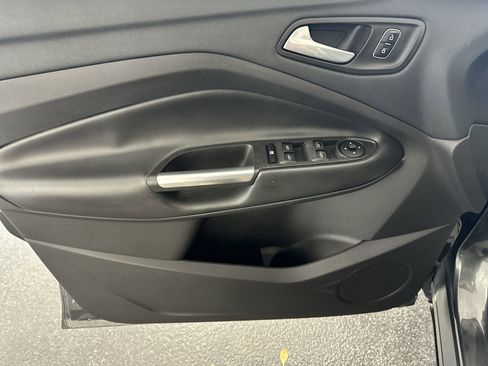 Used 2018 Ford Escape SE image 33