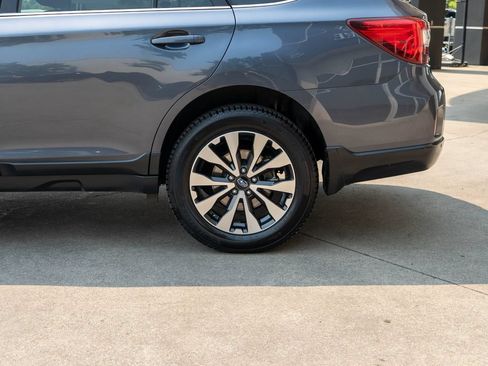 Used 2017 Subaru Outback 2.5i Limited AWD/4WD image 32