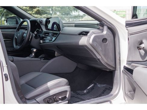 Used 2025 Lexus ES 350 FWD image 10