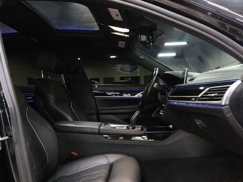 Used 2022 BMW ALPINA B7 xDrive image 23