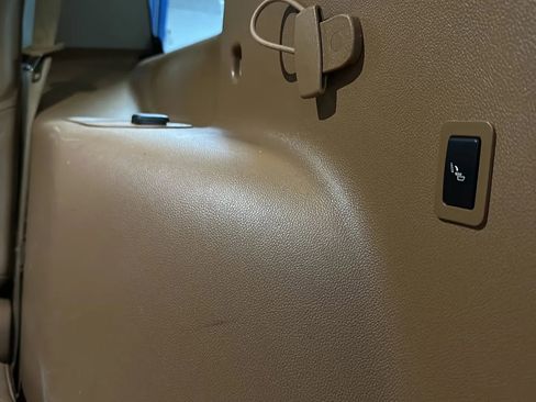 Used 2016 Cadillac Escalade Platinum image 14