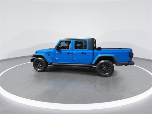 Used 2021 Jeep Gladiator Willys image 5