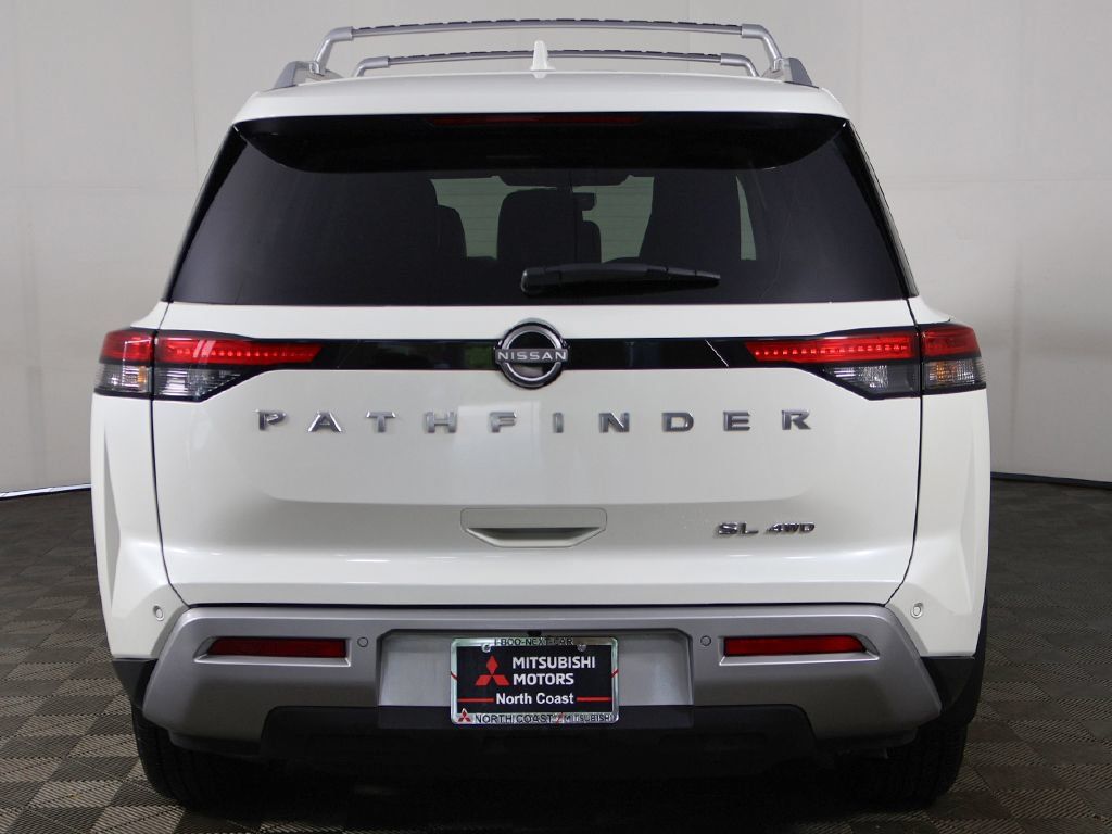 Used 2024 Nissan Pathfinder SL AWD/4WD image 14