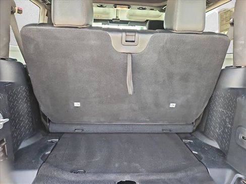 Used 2016 Jeep Wrangler Sahara AWD/4WD image 6