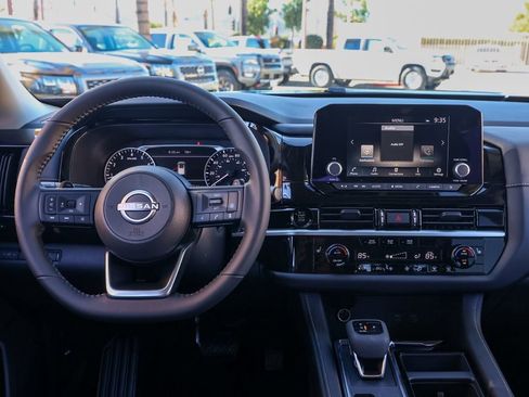 New 2025 Nissan Pathfinder SV image 22