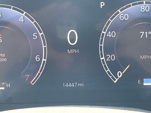 Used 2023 Jeep Grand Cherokee L Laredo image 8