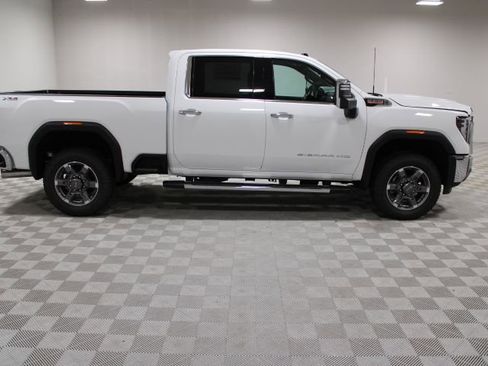 New 2025 GMC Sierra 2500 SLT w/ SLT Premium Package image 9
