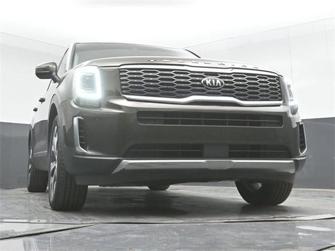 Used 2020 Kia Telluride S w/ S 8 Passenger Seating Package image 41